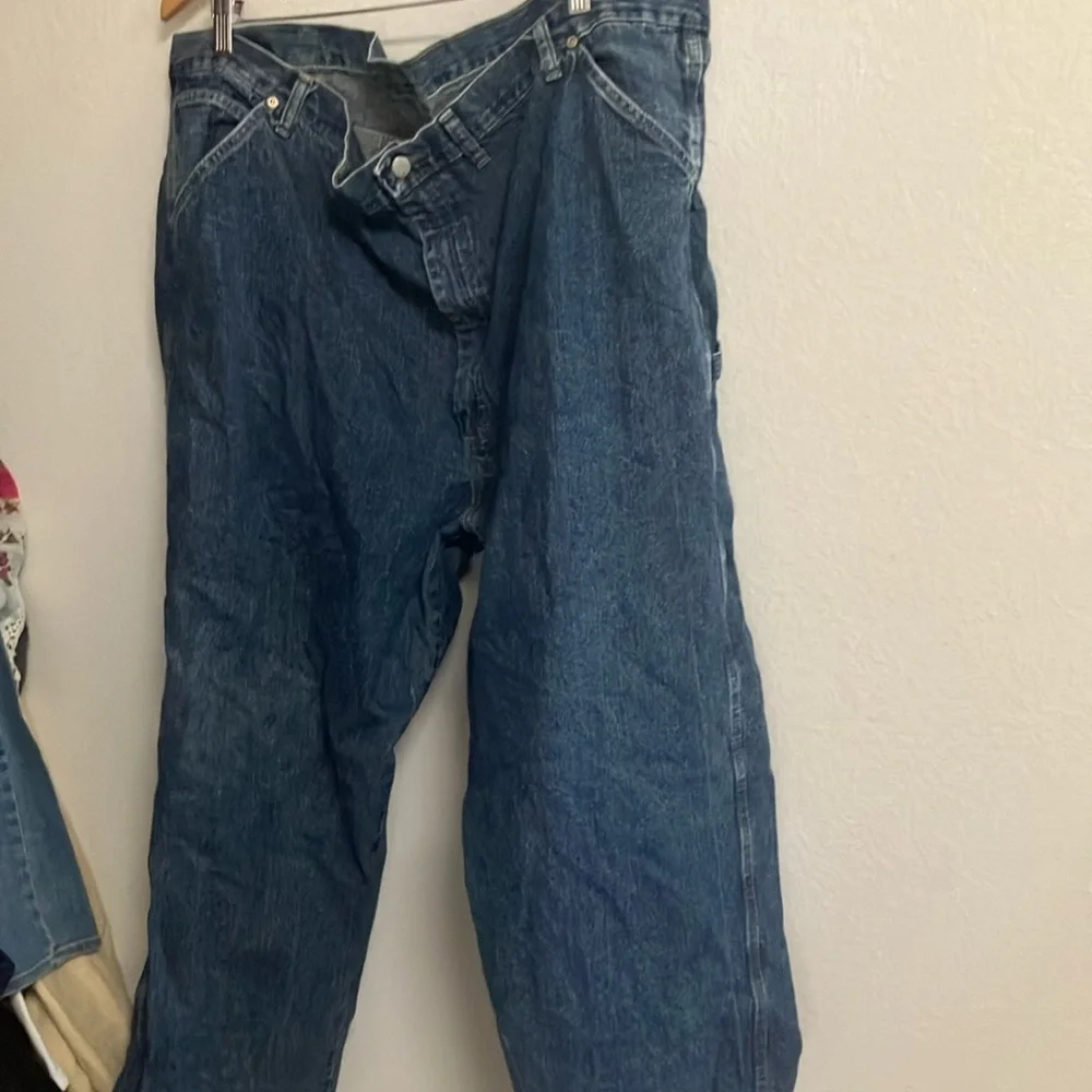 FINAL MARKDOWN Men’s wrangler carpenter style jeans 46 x 32